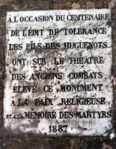 Plaque commémorant le premier centenaire de l'édit de Tolérance de 1787.