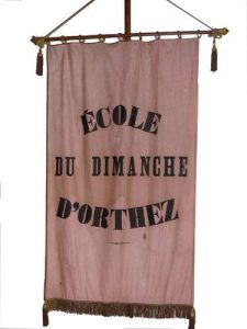 Bannière de l'école du dimanche d'Orthez