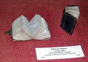 Bibles dites de chignon (XVIIIe siècle)