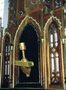 Symbole de l'Unité des Frères - Le calice sur la Bible (église de Velkà Lhota)