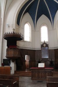 Temple de l’Etoile - La chaire et la table de communion