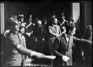 Conférence de Gênes, Jacques Seydoux (avec une canne)